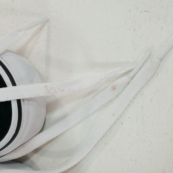 Van's Kids Old Skool Low Top Black & White Sneakers size 3½ women's 5 - Picture 13 of 13